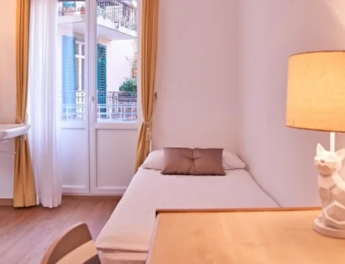 Single room with shared bathroom